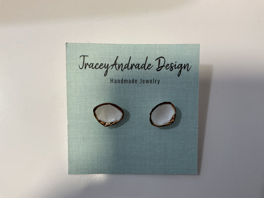 Mini Clam Earrings