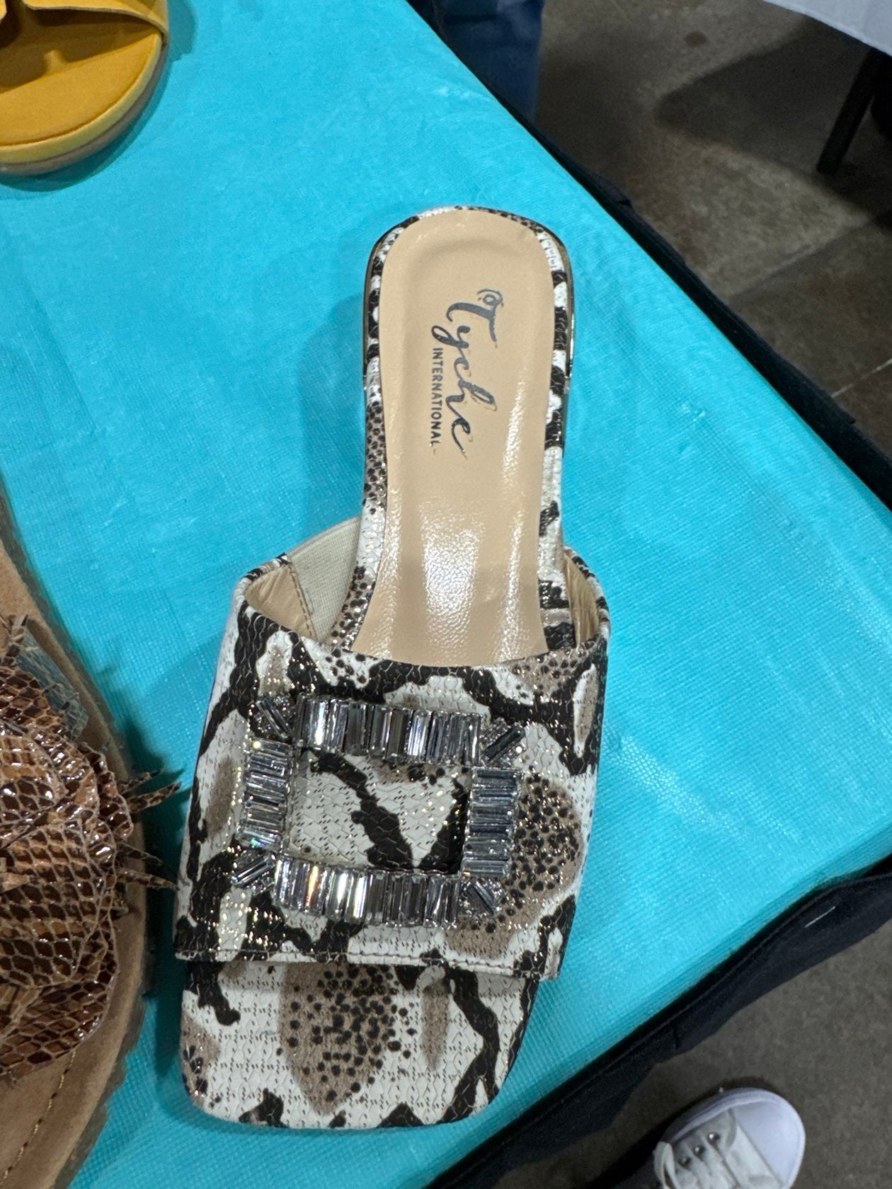 Tyche Jewel Slides